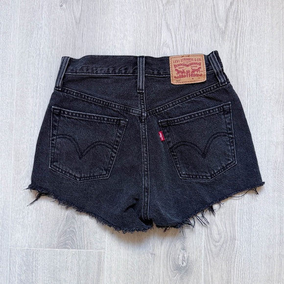 Levi's 501® Original Fit High Rise Shorts - Picture 4 of 4